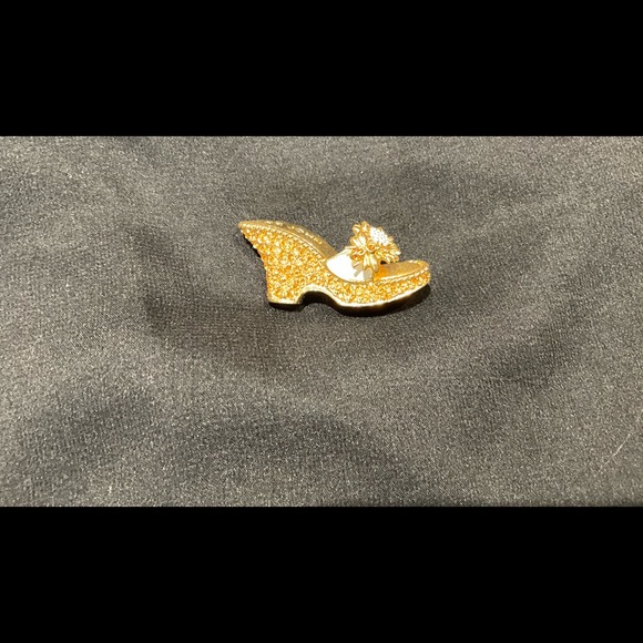 St John Pin - Picture 1 of 3